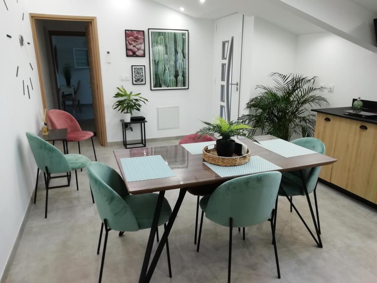 Appartement au dessus de la maison du Saunier Salin-de-Giraud Extérieur photo